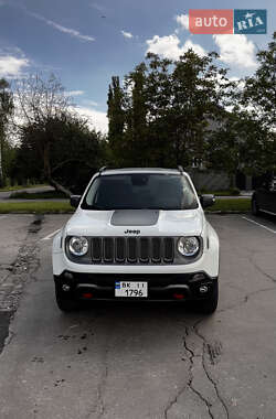 Внедорожник / Кроссовер Jeep Renegade 2015 в 