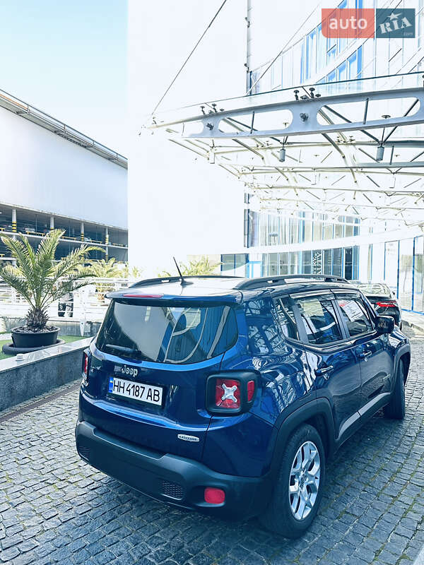Внедорожник / Кроссовер Jeep Renegade 2016 в Одессе