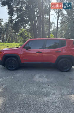 Внедорожник / Кроссовер Jeep Renegade 2015 в 