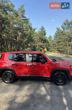 Внедорожник / Кроссовер Jeep Renegade 2015 в 