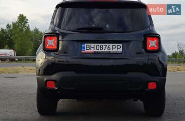 Внедорожник / Кроссовер Jeep Renegade 2016 в 