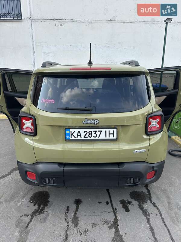 Позашляховик / Кросовер Jeep Renegade 2015 в Києві