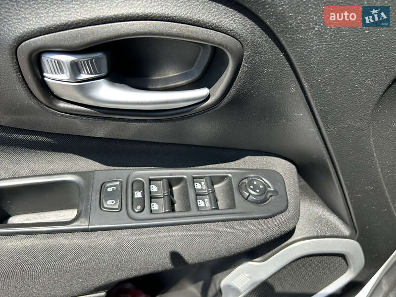 Внедорожник / Кроссовер Jeep Renegade 2018 в Одессе