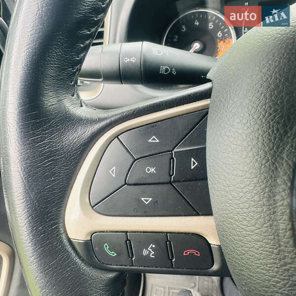 Позашляховик / Кросовер Jeep Renegade 2016 в Івано-Франківську
