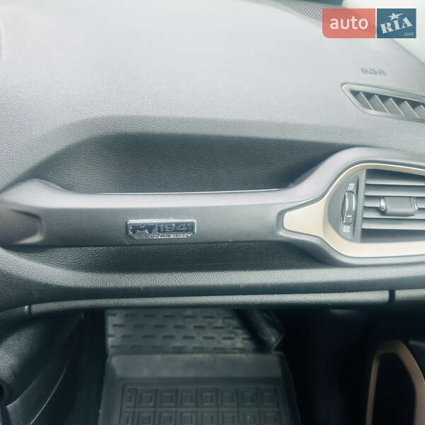 Позашляховик / Кросовер Jeep Renegade 2016 в Івано-Франківську