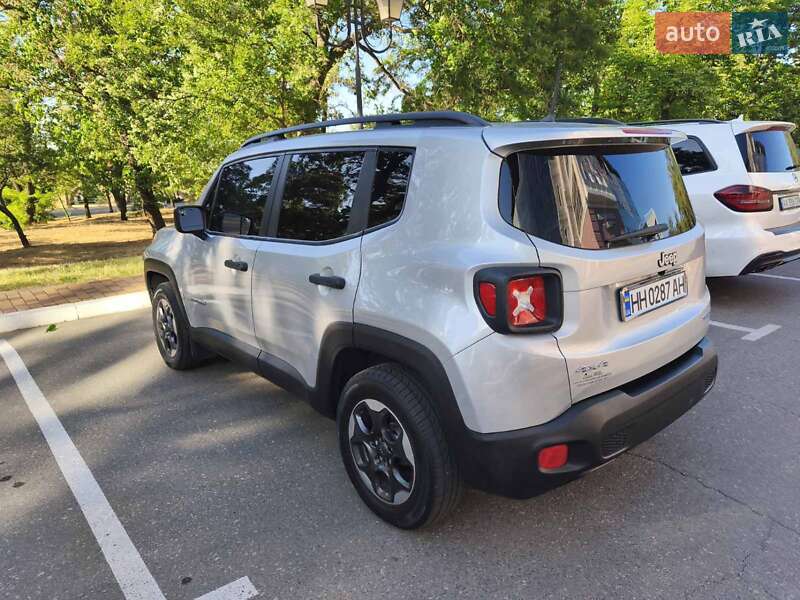 Внедорожник / Кроссовер Jeep Renegade 2016 в Одессе фото 5 Внедорожник / Кроссовер Jeep Renegade 2016 в Одессе
