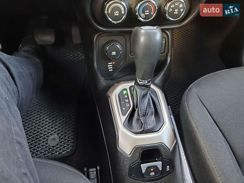 Внедорожник / Кроссовер Jeep Renegade 2016 в Одессе фото 21 Внедорожник / Кроссовер Jeep Renegade 2016 в Одессе