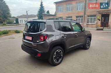 Внедорожник / Кроссовер Jeep Renegade 2016 в 
