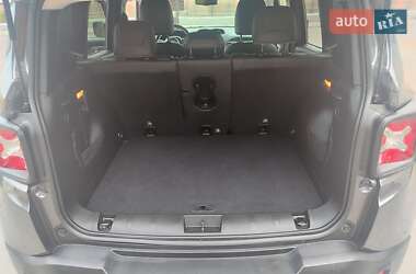 Внедорожник / Кроссовер Jeep Renegade 2016 в 