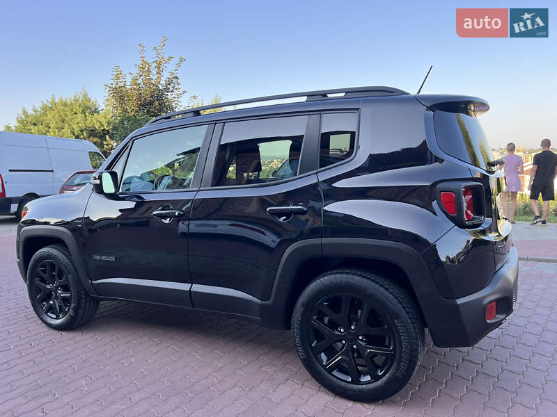 Позашляховик / Кросовер Jeep Renegade 2016 в Чернівцях