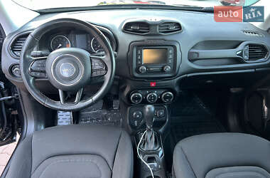 Внедорожник / Кроссовер Jeep Renegade 2016 в 