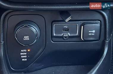Внедорожник / Кроссовер Jeep Renegade 2016 в 
