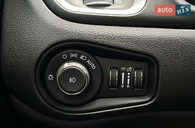 Внедорожник / Кроссовер Jeep Renegade 2019 в 