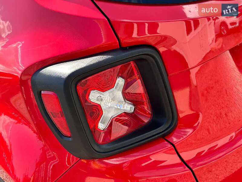 Внедорожник / Кроссовер Jeep Renegade 2016 в Одессе