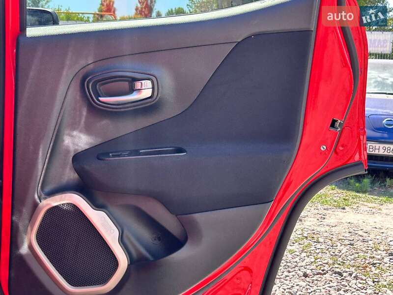 Внедорожник / Кроссовер Jeep Renegade 2016 в Одессе