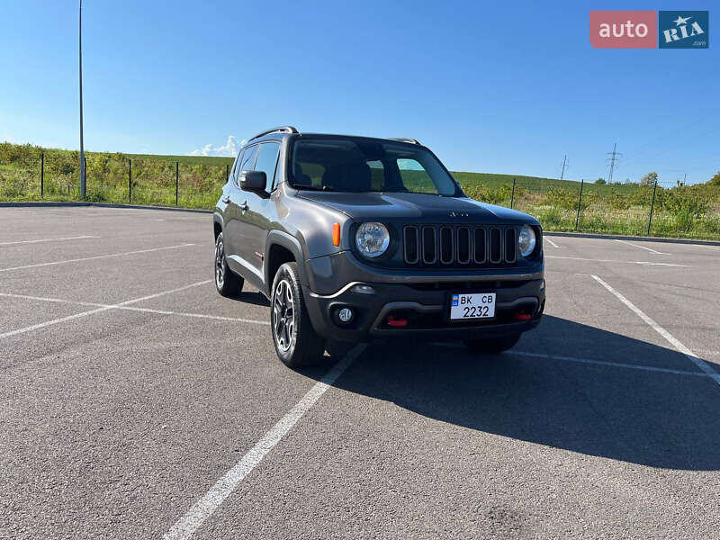 Внедорожник / Кроссовер Jeep Renegade 2016 в Ровно