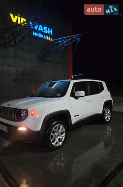 Внедорожник / Кроссовер Jeep Renegade 2015 в 