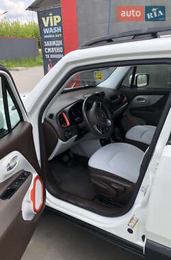 Внедорожник / Кроссовер Jeep Renegade 2015 в 