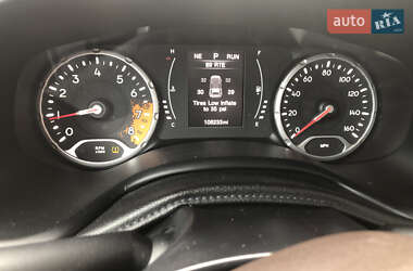 Внедорожник / Кроссовер Jeep Renegade 2015 в 