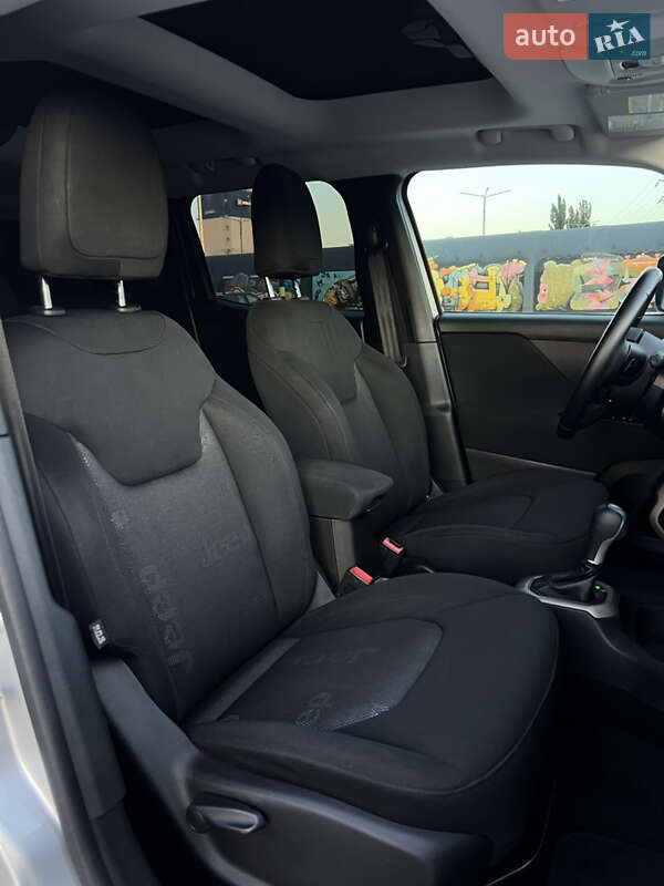 Внедорожник / Кроссовер Jeep Renegade 2016 в Киеве
