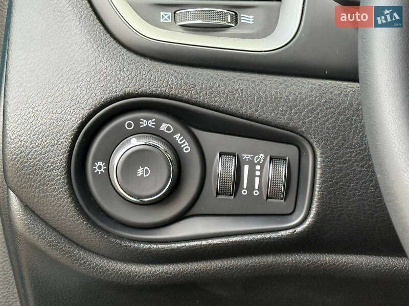 Внедорожник / Кроссовер Jeep Renegade 2021 в Киеве