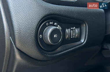 Позашляховик / Кросовер Jeep Renegade 2017 в 