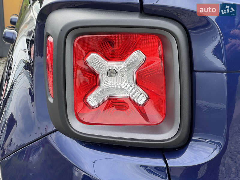Внедорожник / Кроссовер Jeep Renegade 2016 в Стрые
