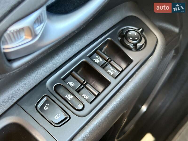 Внедорожник / Кроссовер Jeep Renegade 2019 в Харькове