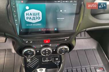 Позашляховик / Кросовер Jeep Renegade 2016 в Броварах