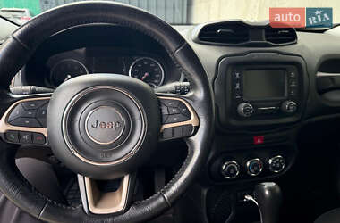 Внедорожник / Кроссовер Jeep Renegade 2016 в 