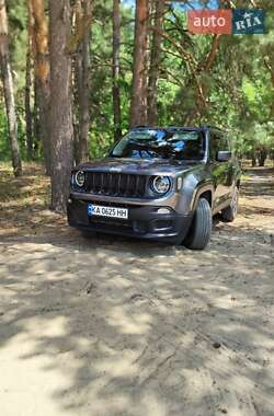 Позашляховик / Кросовер Jeep Renegade 2016 в Василькові