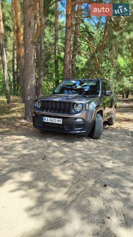 Внедорожник / Кроссовер Jeep Renegade 2016 в 