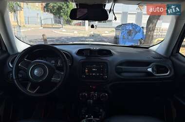 Внедорожник / Кроссовер Jeep Renegade 2016 в 