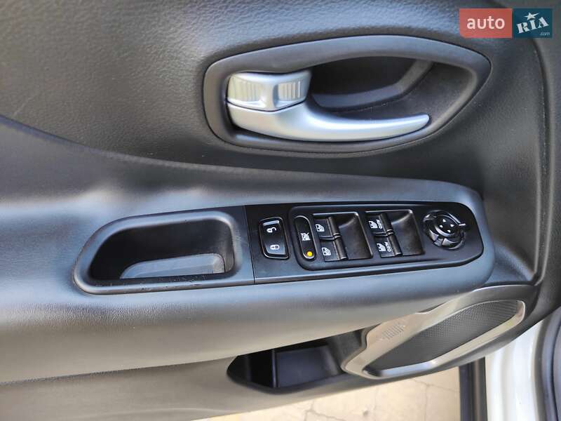 Внедорожник / Кроссовер Jeep Renegade 2021 в Ровно