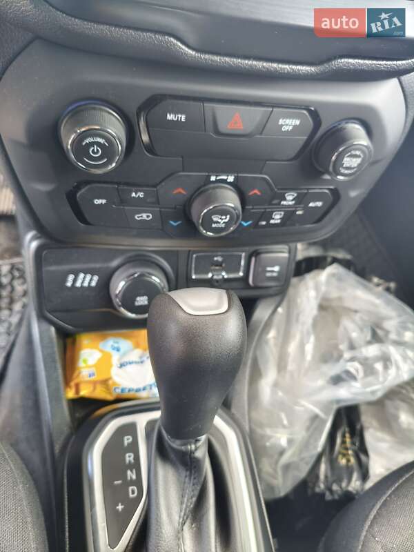 Внедорожник / Кроссовер Jeep Renegade 2018 в Киеве