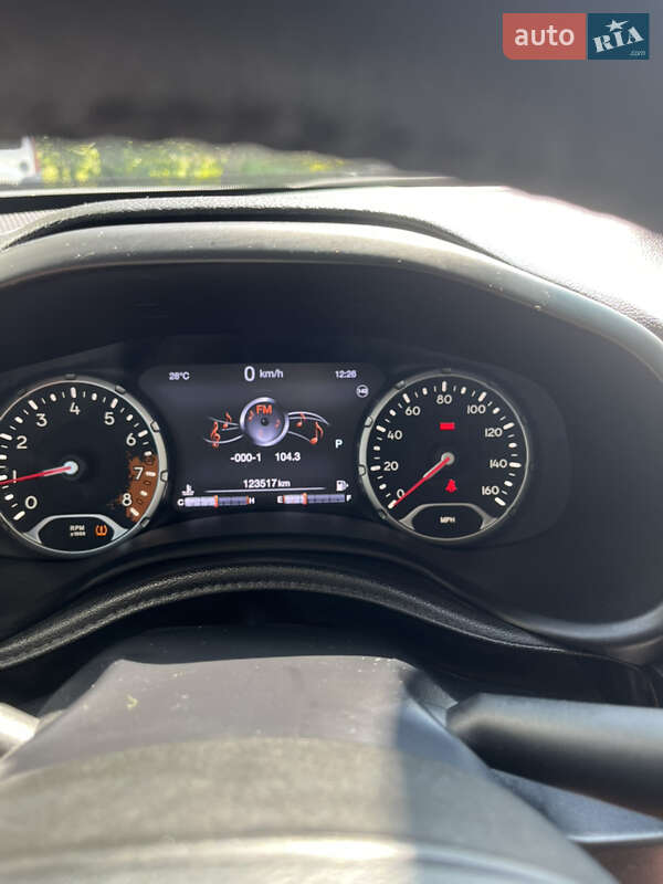 Внедорожник / Кроссовер Jeep Renegade 2015 в Кременчуге