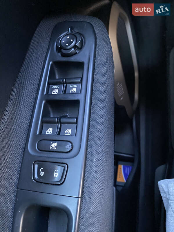 Внедорожник / Кроссовер Jeep Renegade 2017 в Киеве