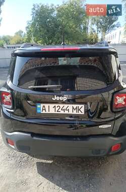 Внедорожник / Кроссовер Jeep Renegade 2015 в 