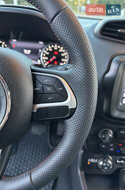 Внедорожник / Кроссовер Jeep Renegade 2018 в 