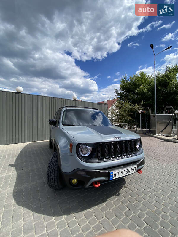 Внедорожник / Кроссовер Jeep Renegade 2016 в Ивано-Франковске