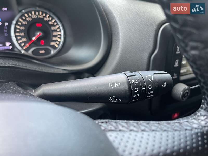 Внедорожник / Кроссовер Jeep Renegade 2016 в Львове