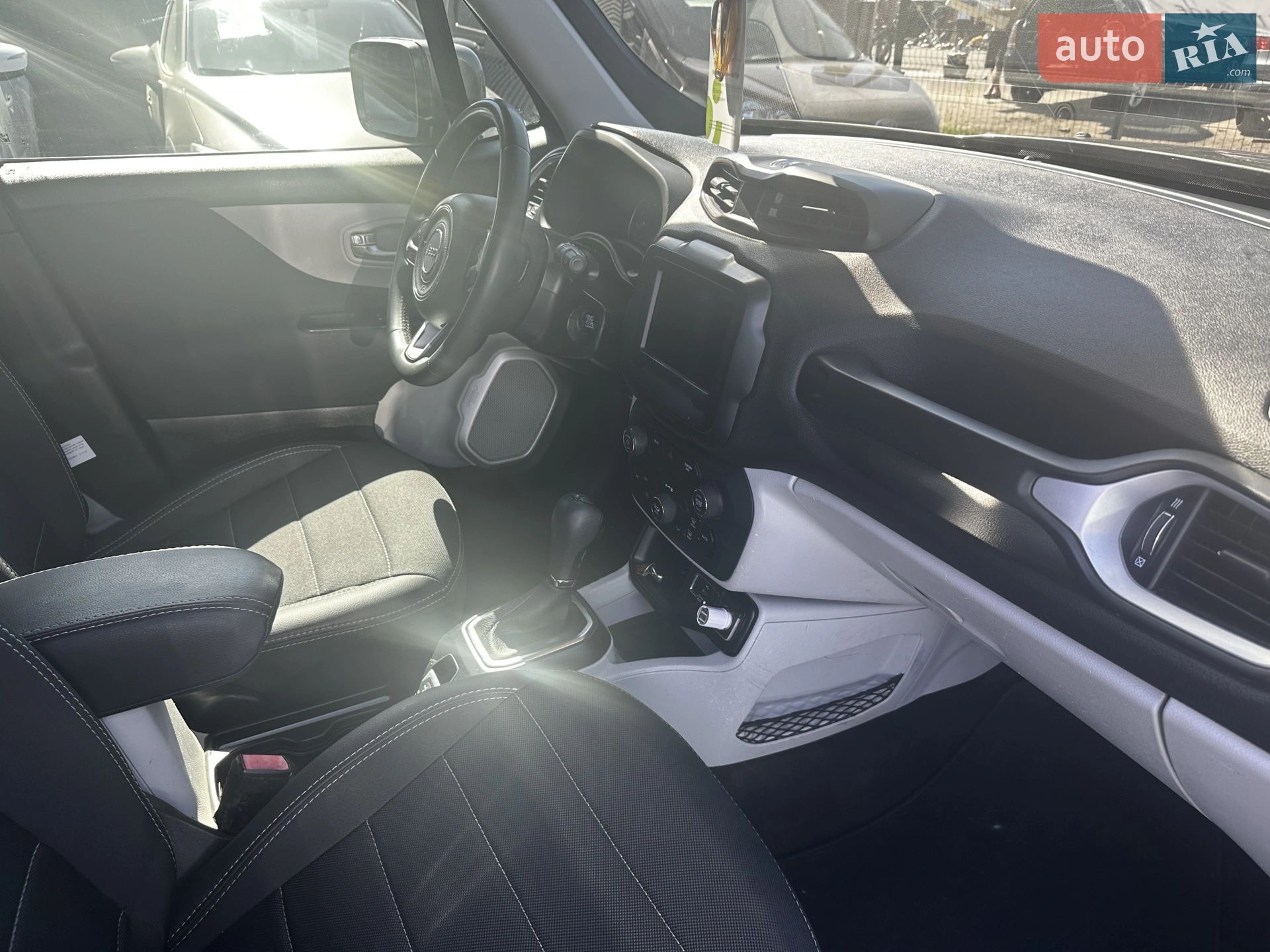 2018 Jeep Renegade - мініатюра 3