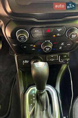 Внедорожник / Кроссовер Jeep Renegade 2020 в 