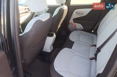 Внедорожник / Кроссовер Jeep Renegade 2017 в 