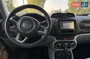 Внедорожник / Кроссовер Jeep Renegade 2016 в 
