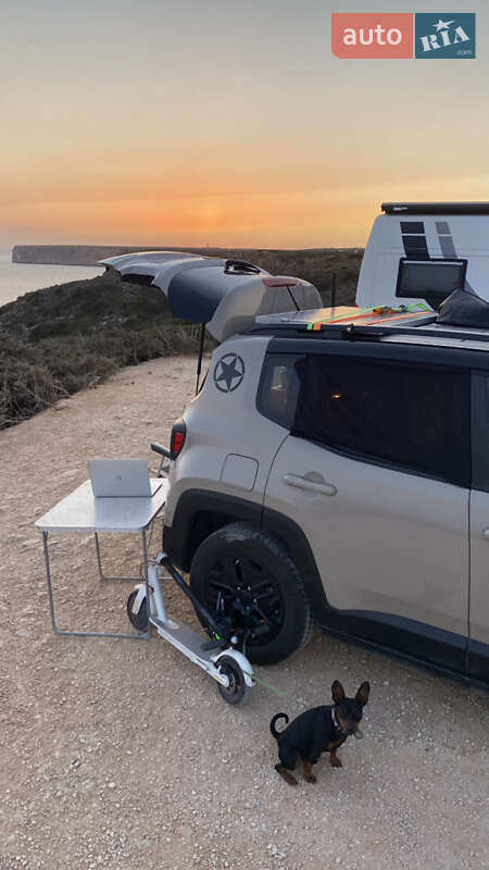 Внедорожник / Кроссовер Jeep Renegade 2016 в Киеве