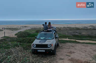 Позашляховик / Кросовер Jeep Renegade 2016 в Києві