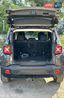 Внедорожник / Кроссовер Jeep Renegade 2020 в 