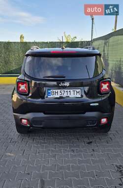 Внедорожник / Кроссовер Jeep Renegade 2015 в 