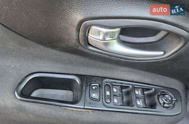 Внедорожник / Кроссовер Jeep Renegade 2015 в 